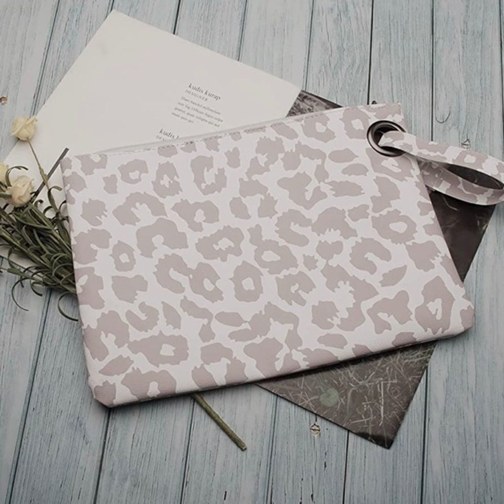 Cute wristlet Leopard Pattern Tan and Cream